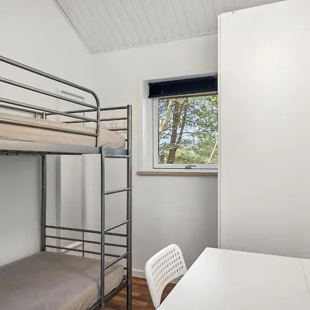 4 Bedroom Cozy In Brovst