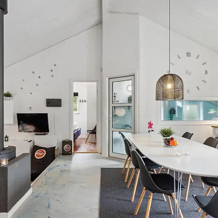 4 Bedroom Cozy In *