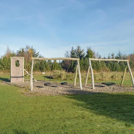 4 Bedroom Cozy In Сasa de vacaciones Brovst