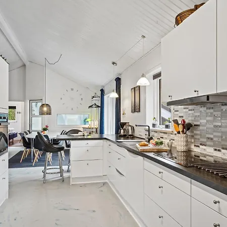 Stunning Home In Brovst With Sauna * Brovst