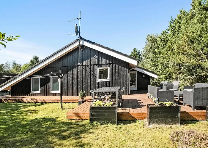4 Bedroom Cozy In Vakantiehuis *