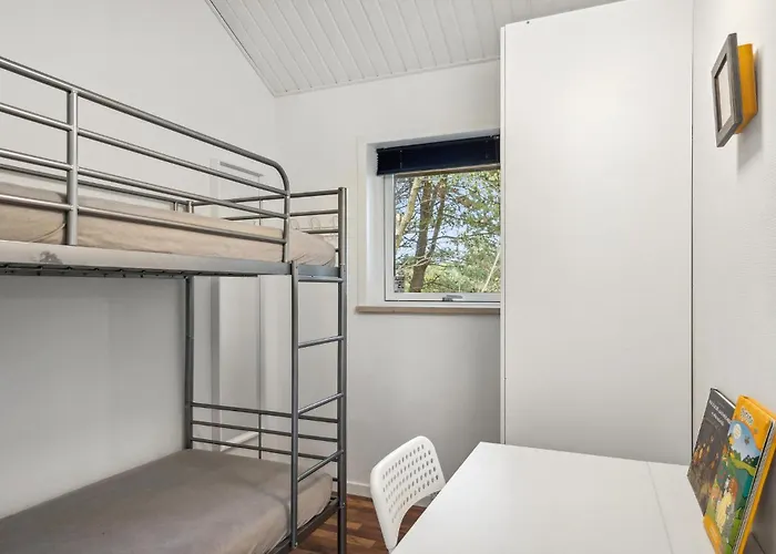 4 Bedroom Cozy In Brovst