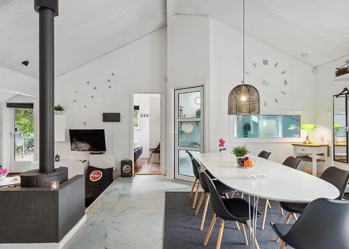 4 Bedroom Cozy In *