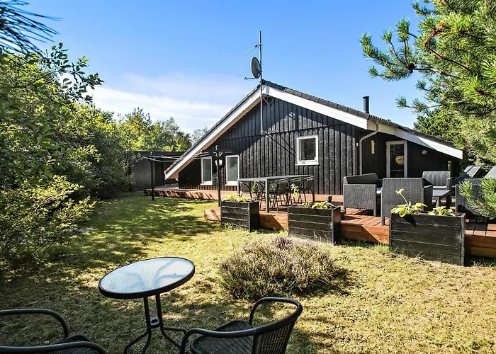 Vakantiehuis 4 Bedroom Cozy In *